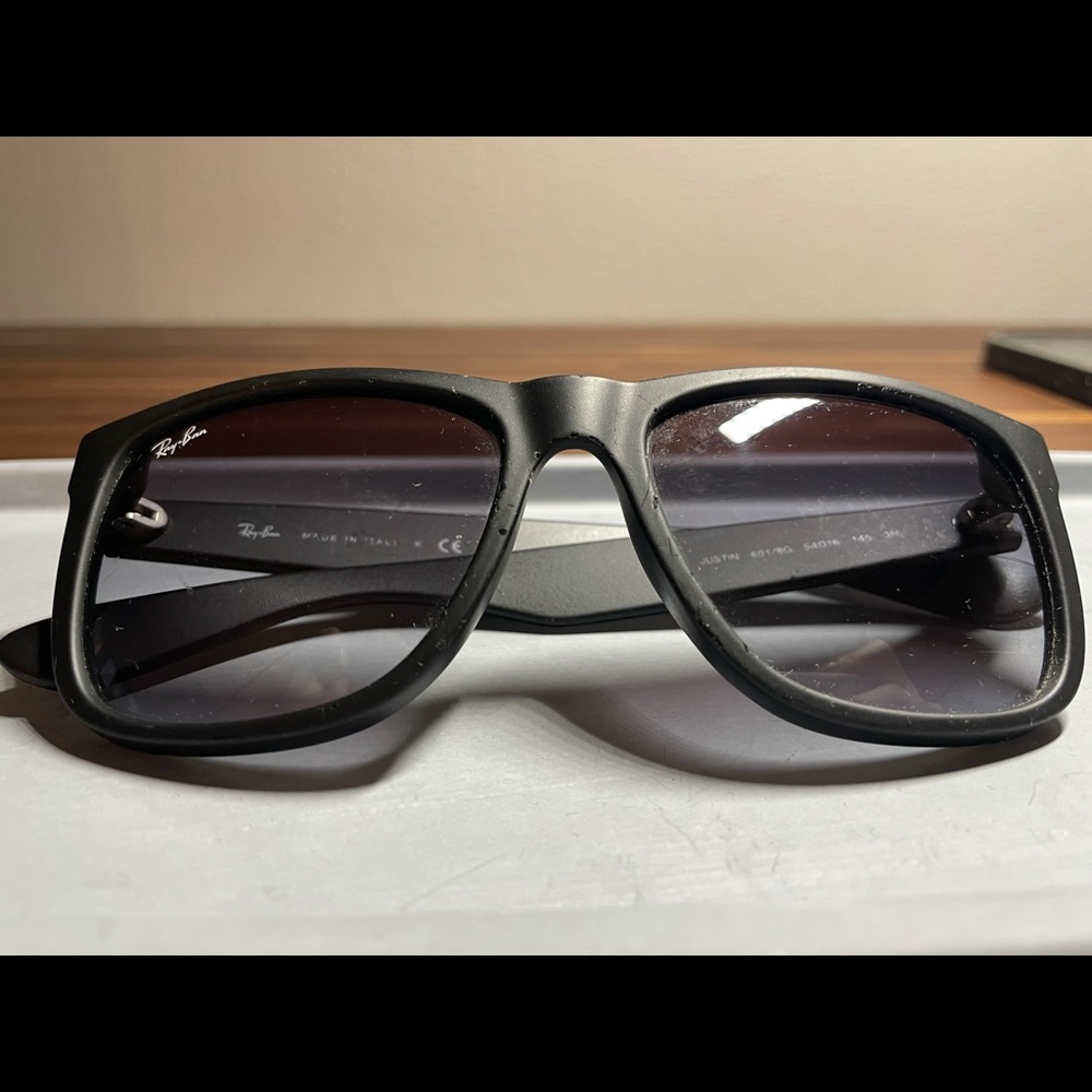 Classic Black Ray-Bans